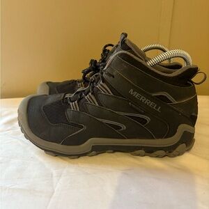 Merrell Chameleon 7 Access Mid Waterproof Black Hiking Boots Size 4.5 Boys